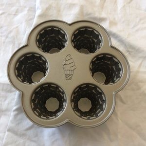Williams Sonoma Ice Cream Cone Cupcake Pan